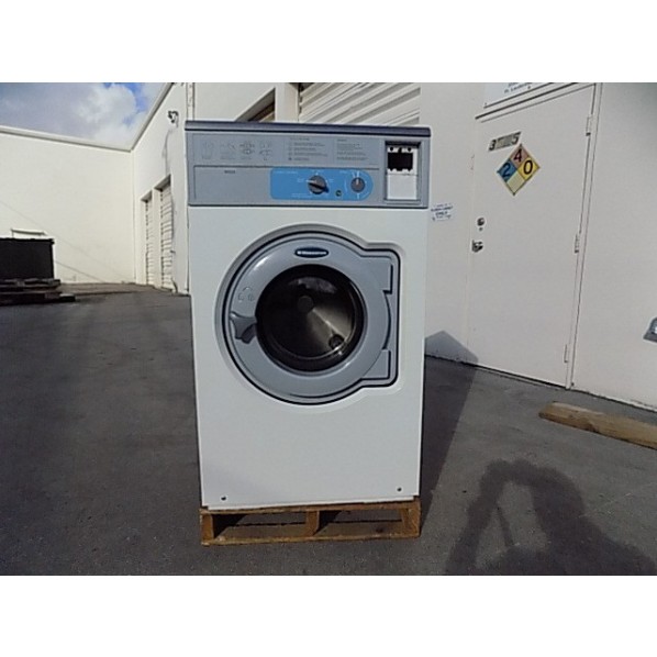 Used Wascomat Washer 18/20LB Capacity W620 for rent.